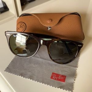 Like New Ray-Ban Wayfarer II Sunglasses